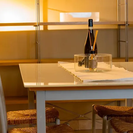 Calandra House - In The Center Apartment *